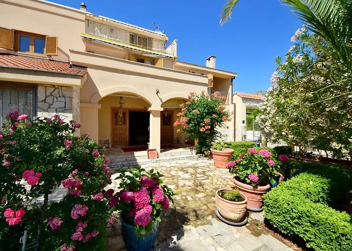 Apartment Meridiana-7 By Interhome